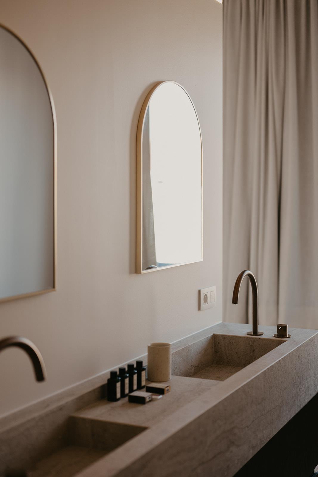 B&B Isidore