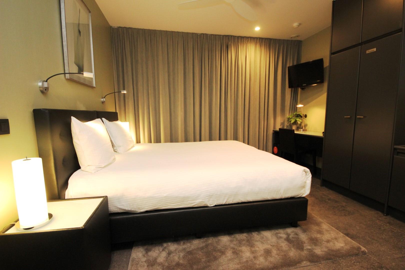 wonderful-spa-room-large.JPG