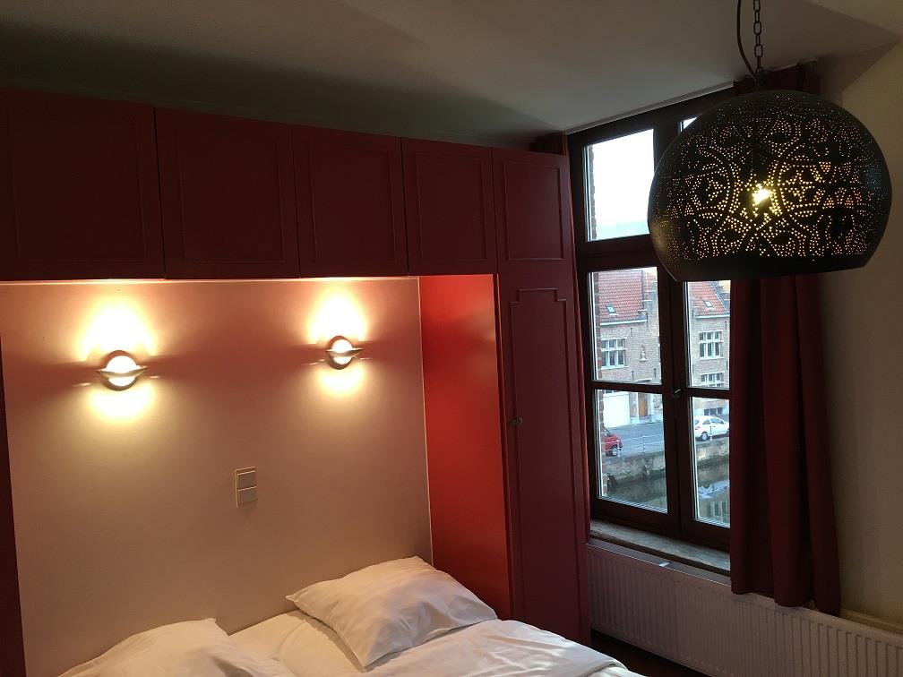 standard-room-red.jpg