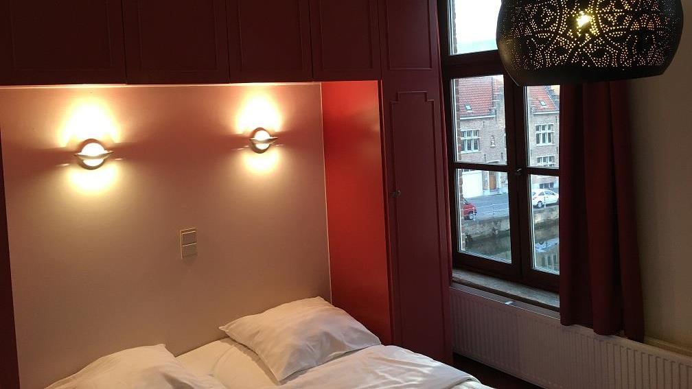 standard-room-red.jpg