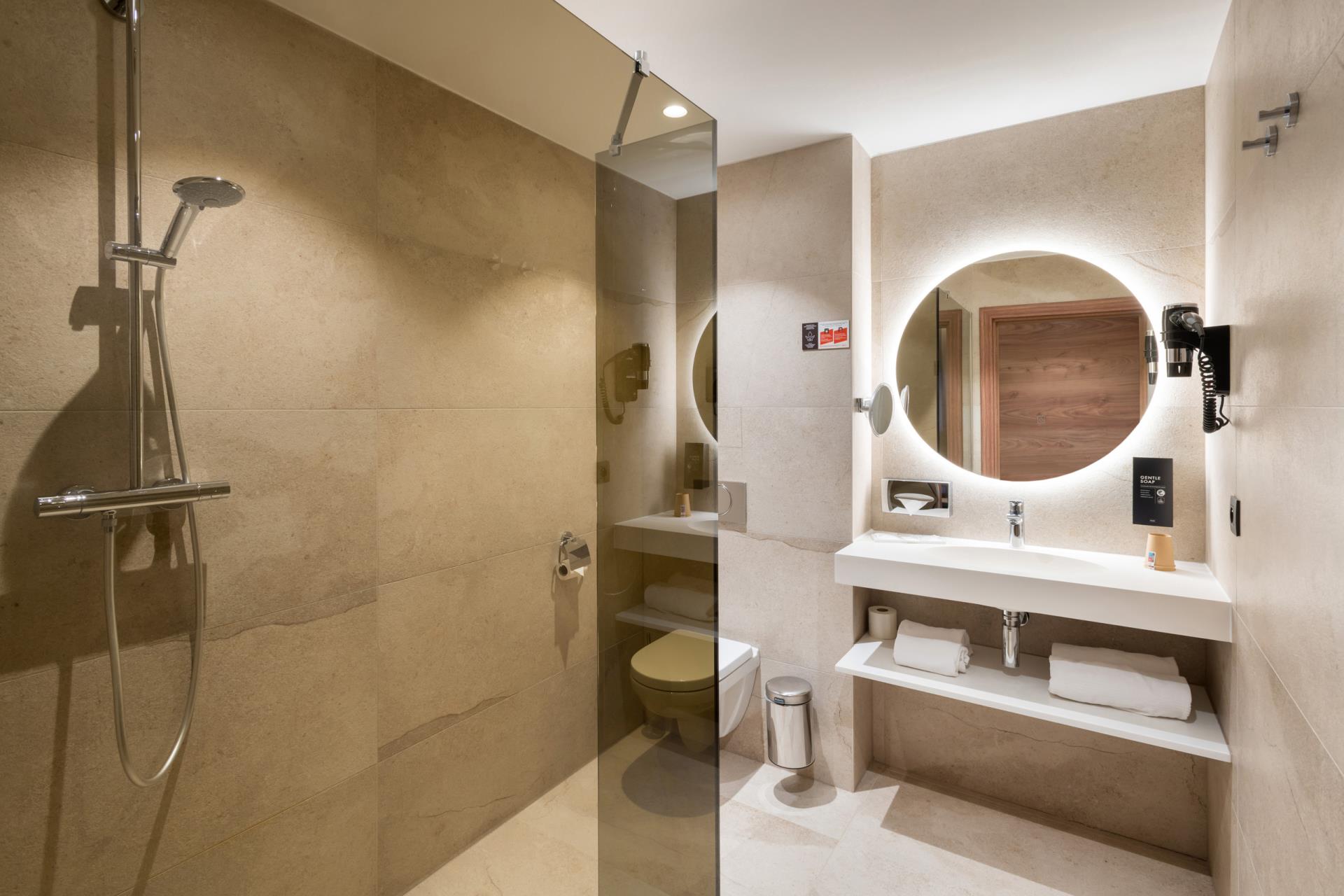Hotel le 830 
