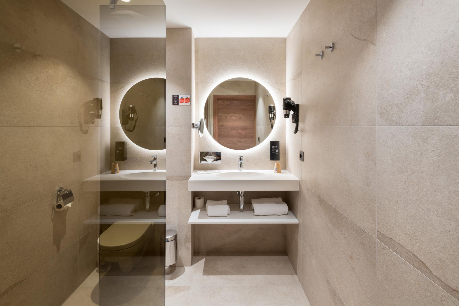 Hotel le 830 