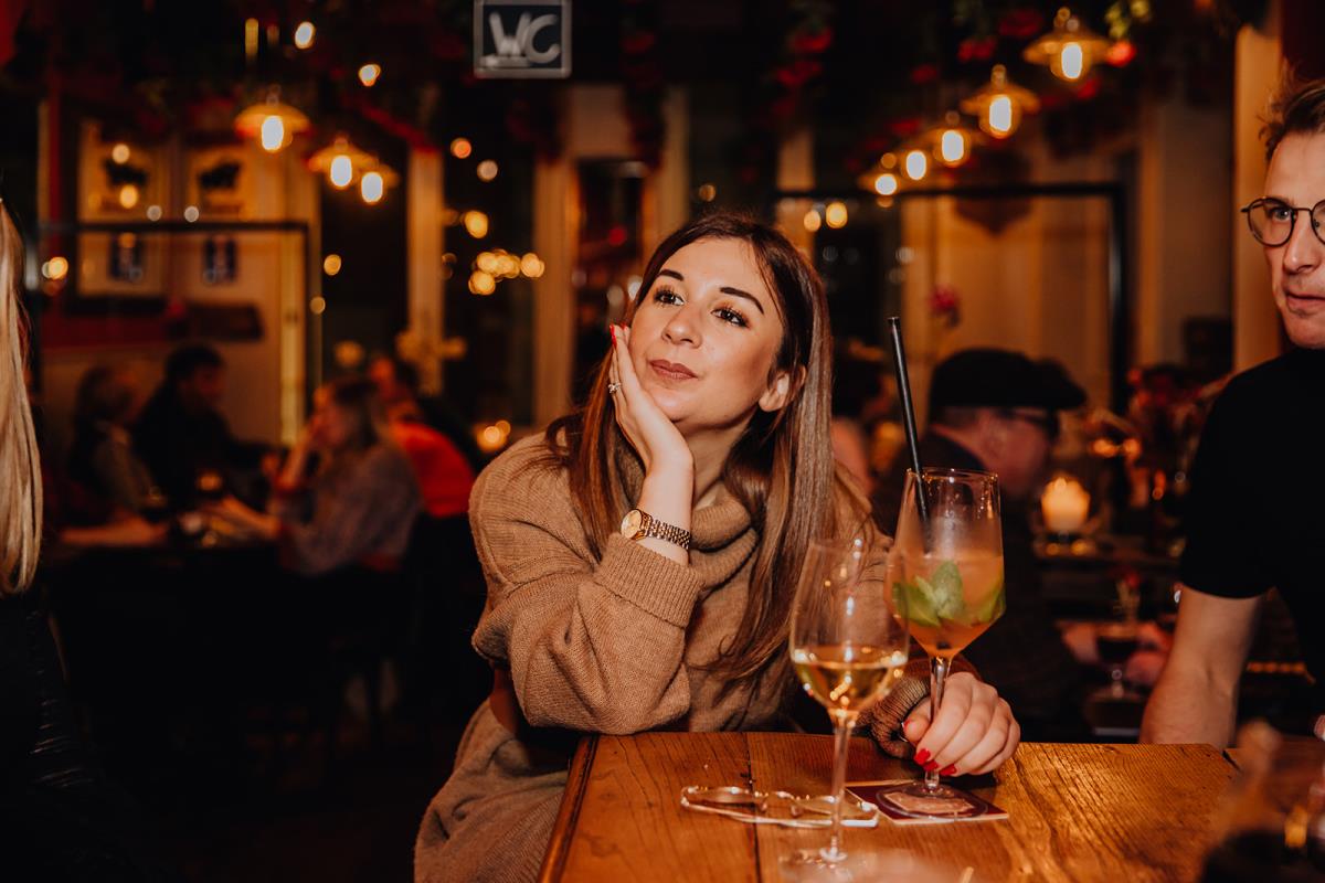 Bar Rose Red Cordoeanier Brugge