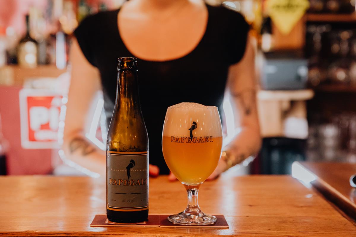 Bar Rose Red Cordoeanier Brugge