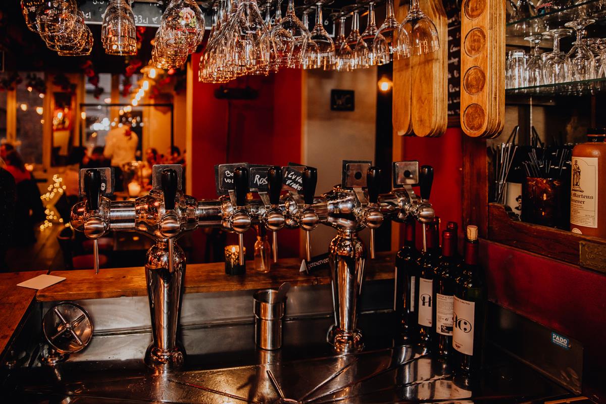 Bar Rose Red Cordoeanier Brugge