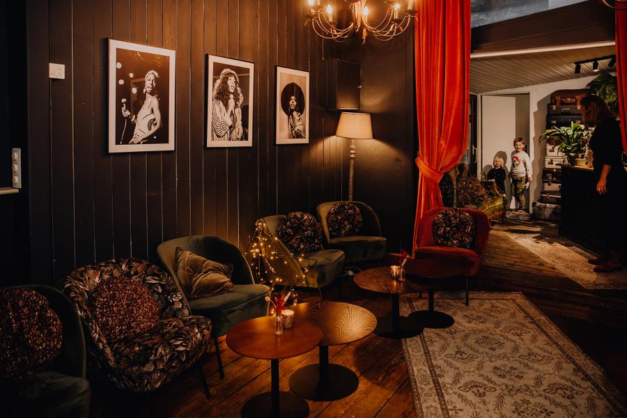 Bar Rose Red Cordoeanier Brugge