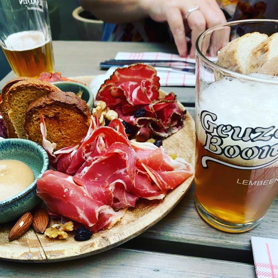 Bar Rose Red Cordoeanier Brugge