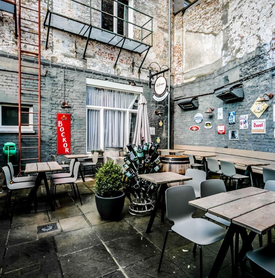 Café Rose Red Cordoeanier Brugge