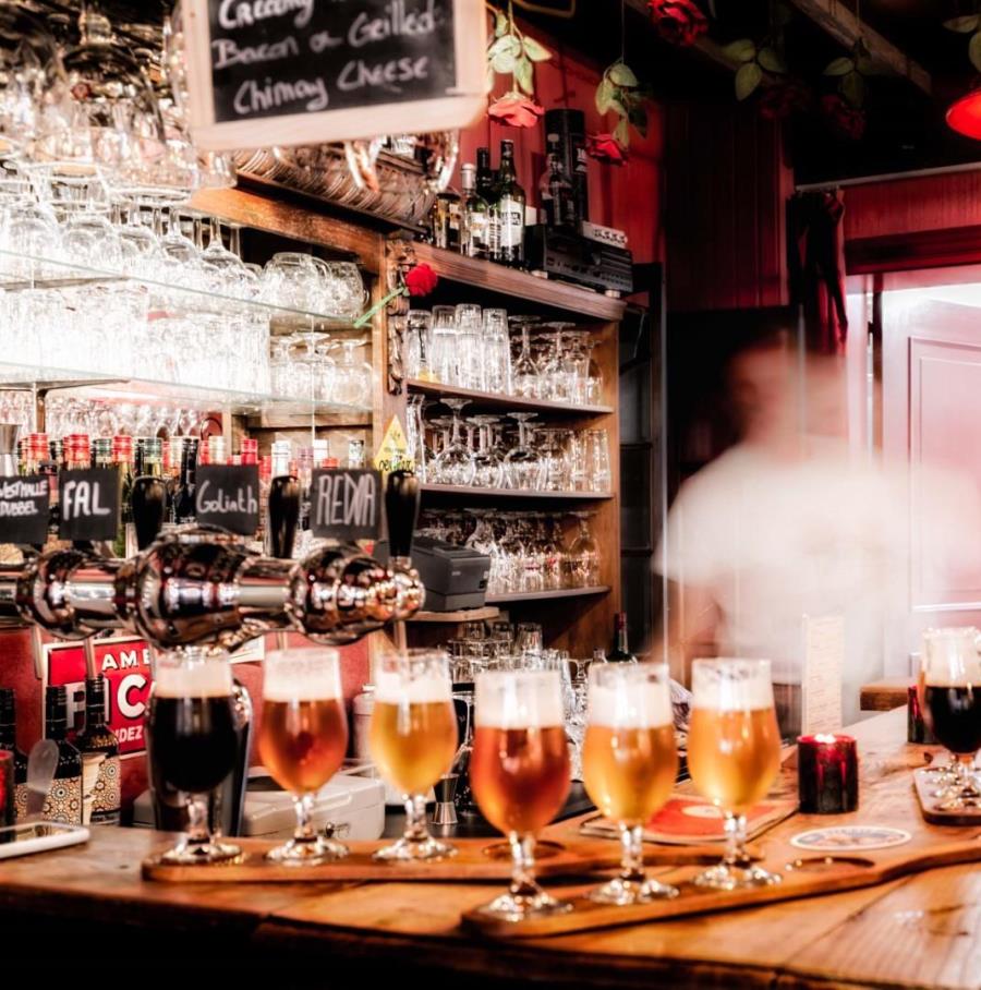 Café Rose Red Cordoeanier Brugge